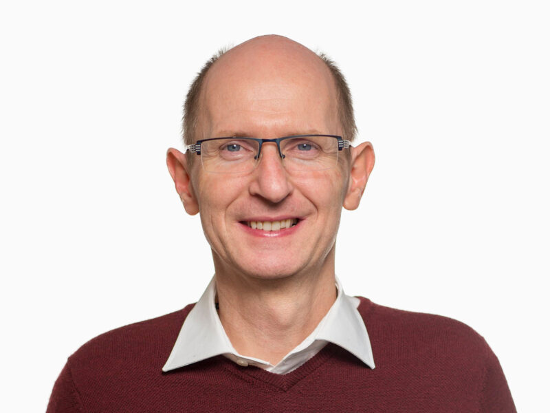 Portrait Patrik Suter, Geschäftsführer Jugendwohnnetz JUWO